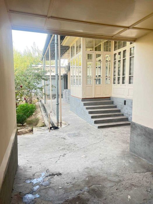 Келесда срочно хамма шароитлари бор тайёр уй сотилади!