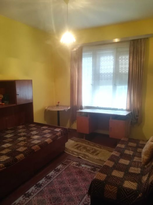 Продава Етаж от Къща град Ловеч, Широк център