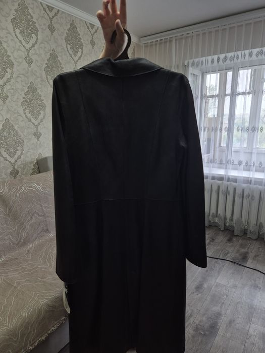 Продаю плащ, не одеванный ни разу.