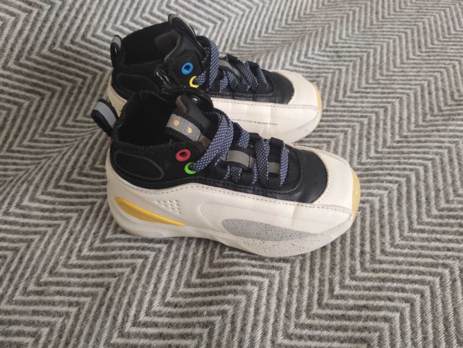 Zara обувки за момче номер 23