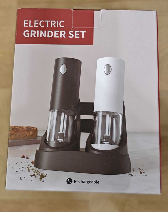 Комплект електрически мелници за сол и пипер със зарядна станция