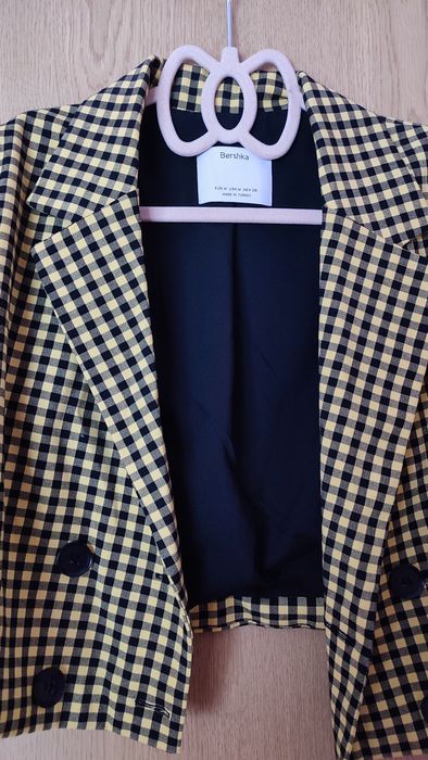 Costum carouri BERSHKA mărimea S-M