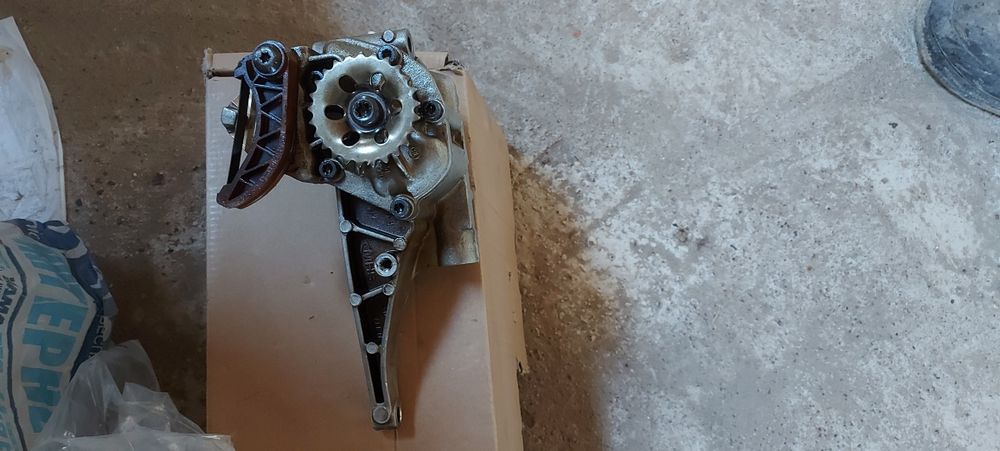 Масляный насос Мерседес 272 двигатель