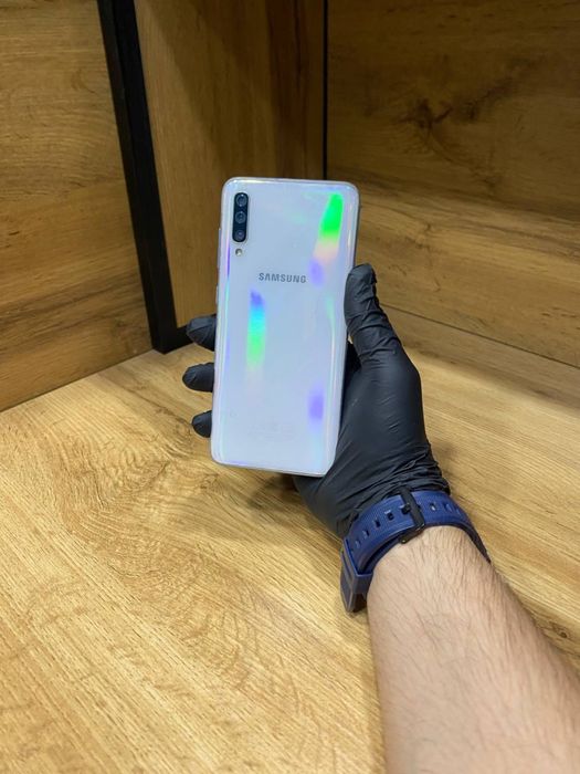 Samsung a70 sotuvda
