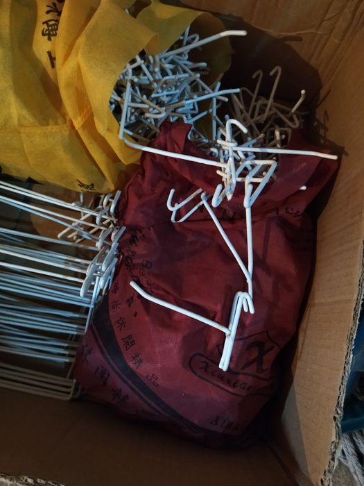 Вешалки для одежды