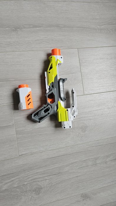 Детски пистолети NERF