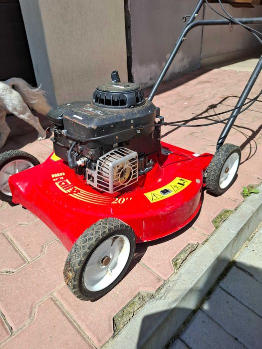 Cositoare gazon benzina 4 timpi