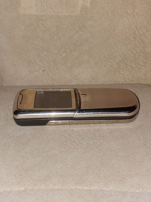 Продаеться телефон Nokia 8800