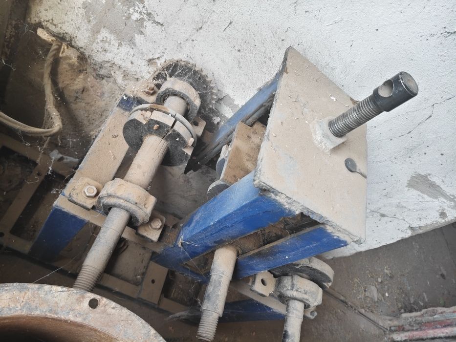 Труба профил букиш учун аппарат.