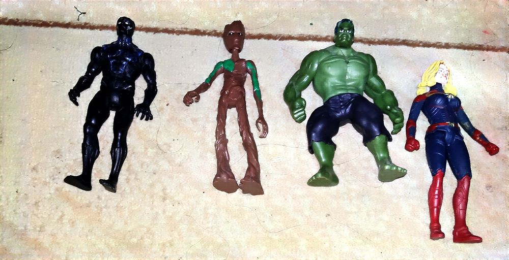 Игрушки статуэтки