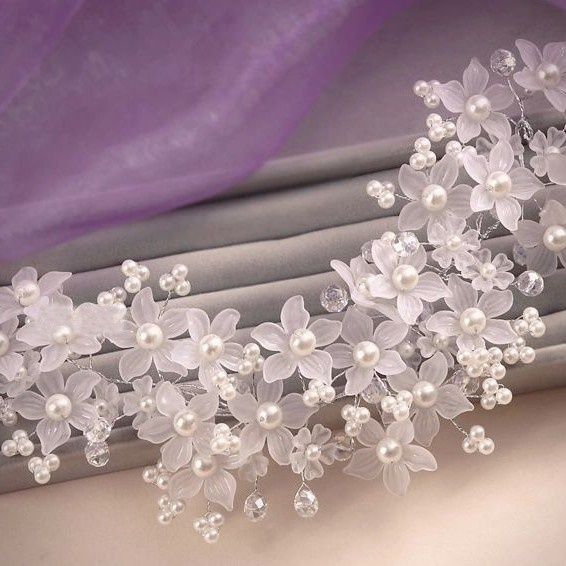 Продается свадебный ободок с жемчугом ручной работы