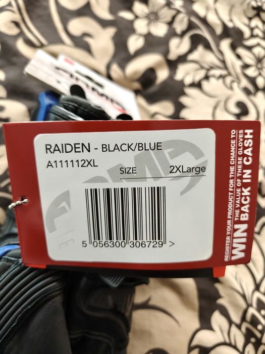 Два вида кожени ръкавици за мотор ARMR Moto Raiden