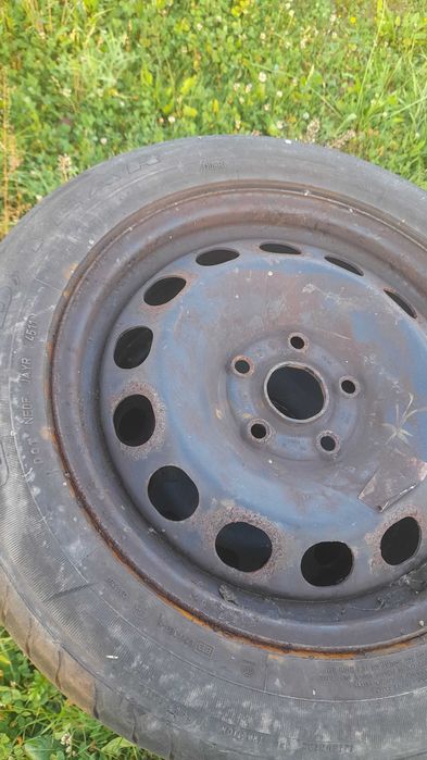 Anvelope vara 205/55/16 cu jenti de tabla