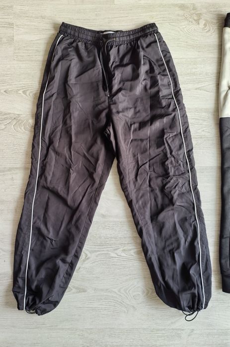 Две долници -  М