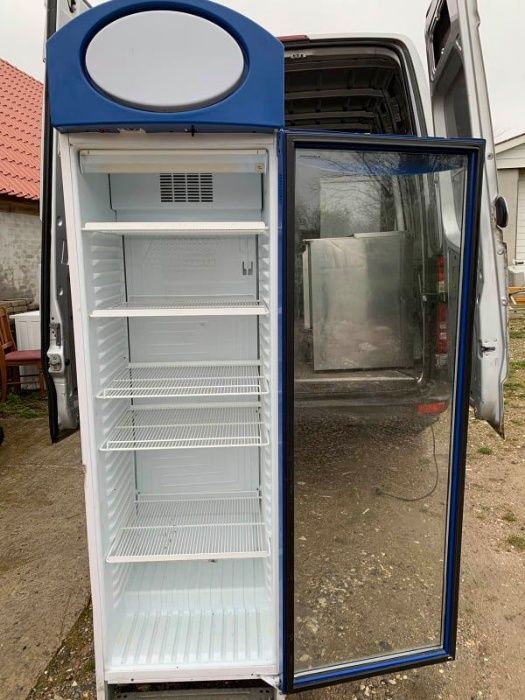 Нови хоризонтални и вертикални хладилни витрини
