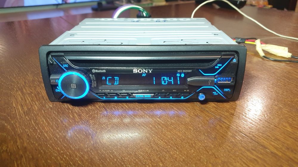 Авто радио плеър музика за кола Сони Sony CD MP-3 USB AUX Bluetooth Блутут Цветове