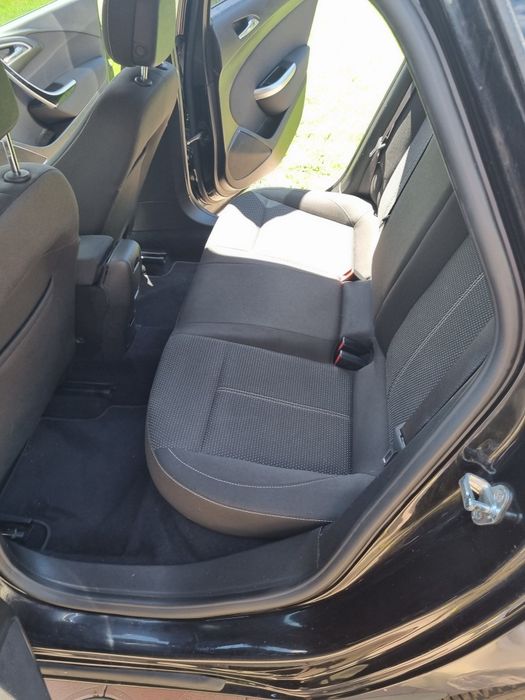 Opel Astra J , An 2010