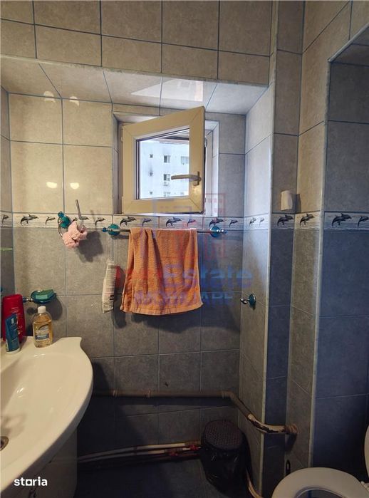 Camera de inchiriat in Apartament cu 3 camere decomandat cu 2 bai