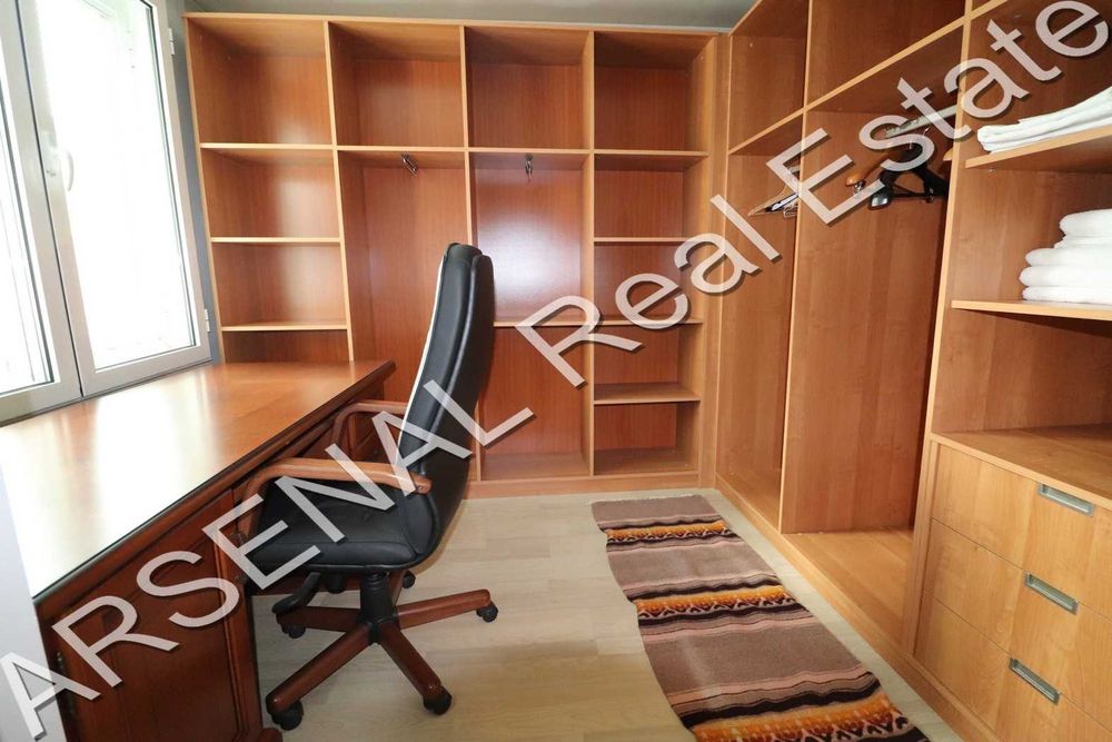 Дава се под наем Тристаен апартамент в София, Център - 140 кв.м за 1300 € - Снимка #6