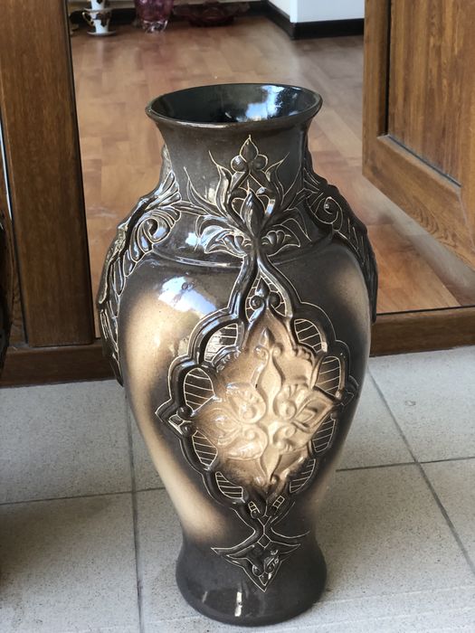 Продаю напольные декоративные вазы