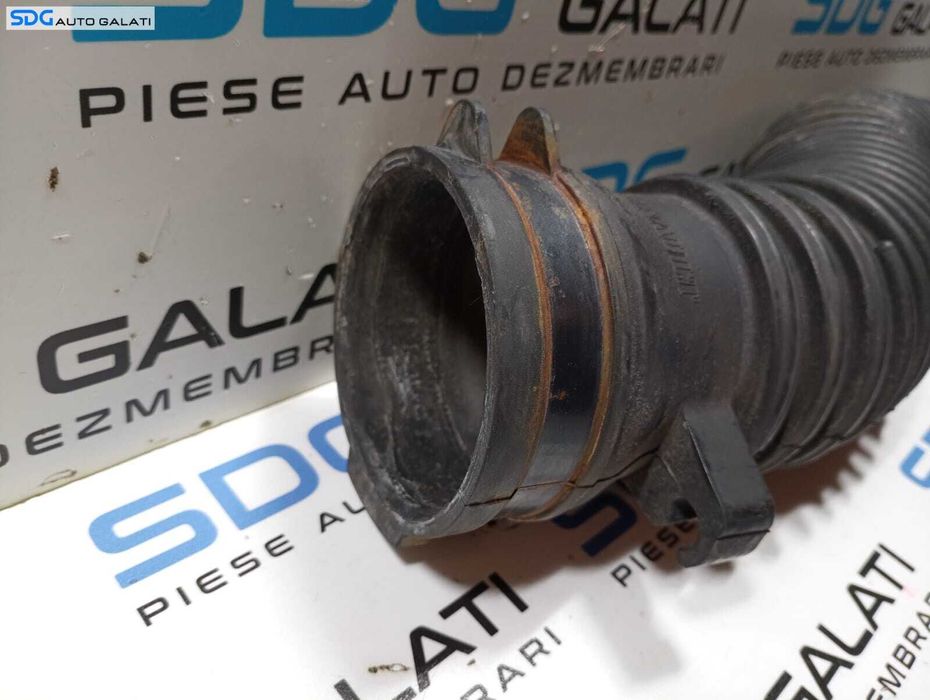 Conducta Furtun Tub Tubulatura Admisie Aer Turbo Turbina Turbosuflanta Renault Scenic 3 1.9 DCI 2009 - 2016 Cod 8200720174 [M4276]