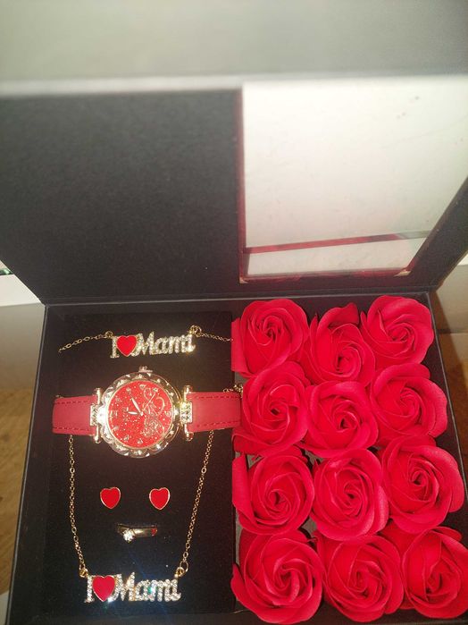 Set cadou O iubesc pe mama I love mama-ceas, inel, cercei,bratara,lant
