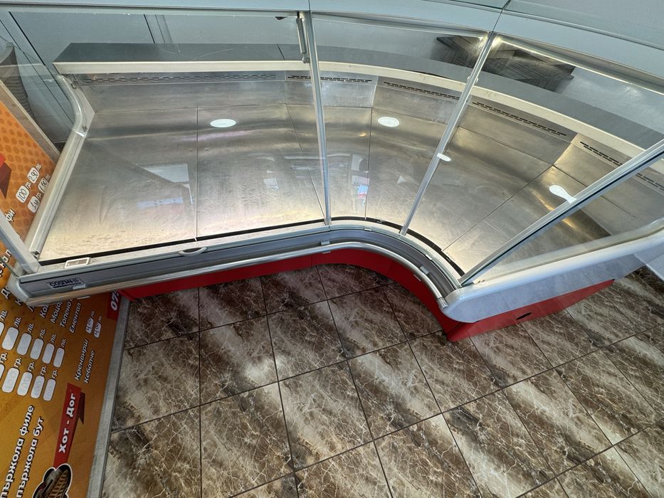 Хладилна витрина Constan