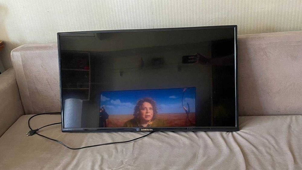 Телевизор Samsung HD LED TV (100 см)