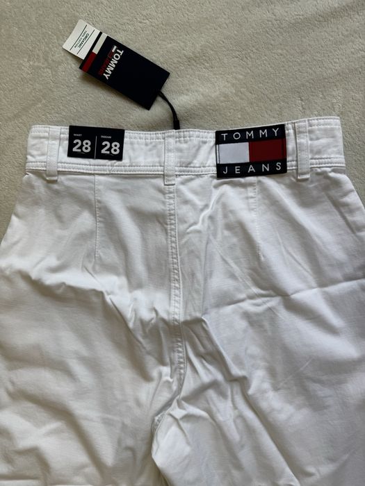 Tommy Jeans 3/4 - бели дънки