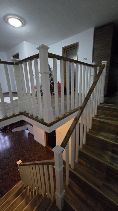 Scări interioare și balustrade din lemn masiv – Stejar, Frasin, Fag