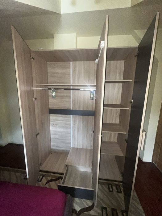 Dulap de haine, stare foarte buna
