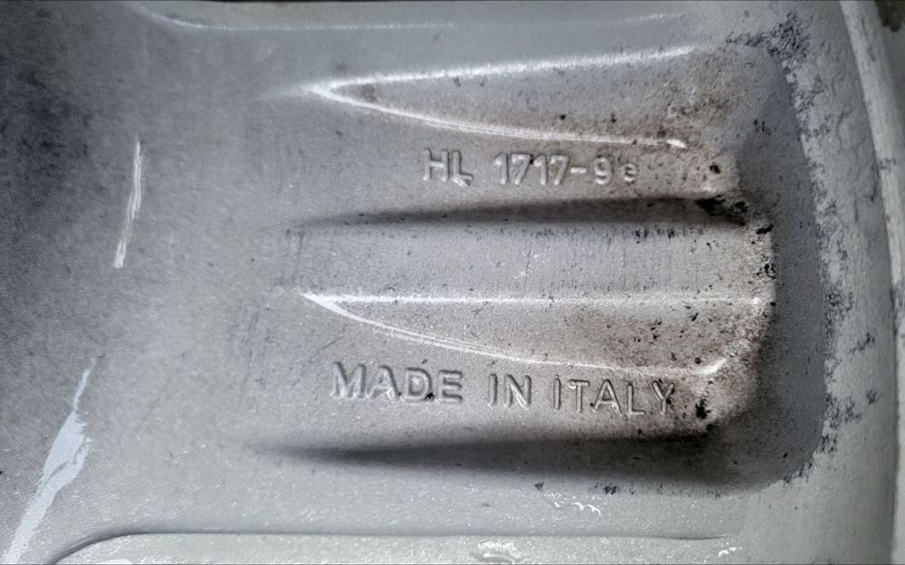 Продам диски с резиной R17