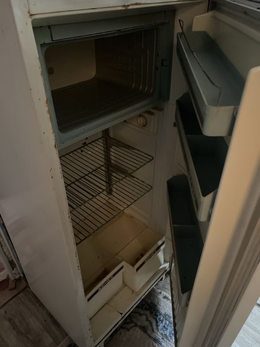 Холодильник даром