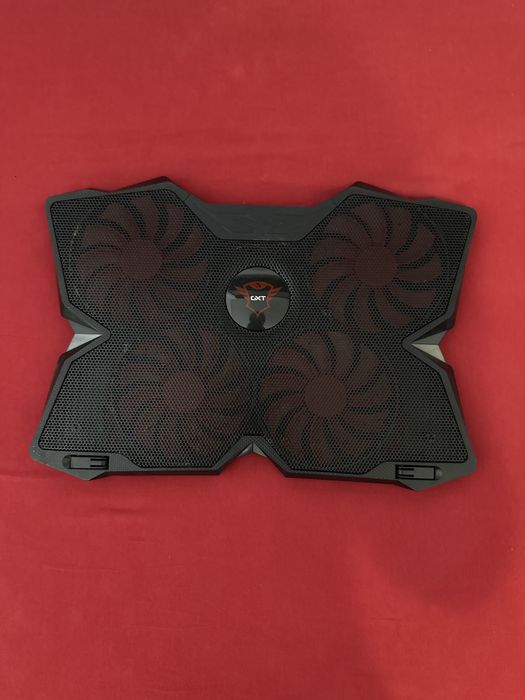 Racitor laptop CTX cu 4 ventilatoarea - ideal pentru gaming si utilizare intensa