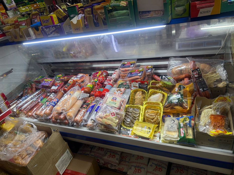 Продам холодильную витрину