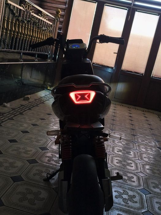 skuter spor kurinishga ega 50km/h