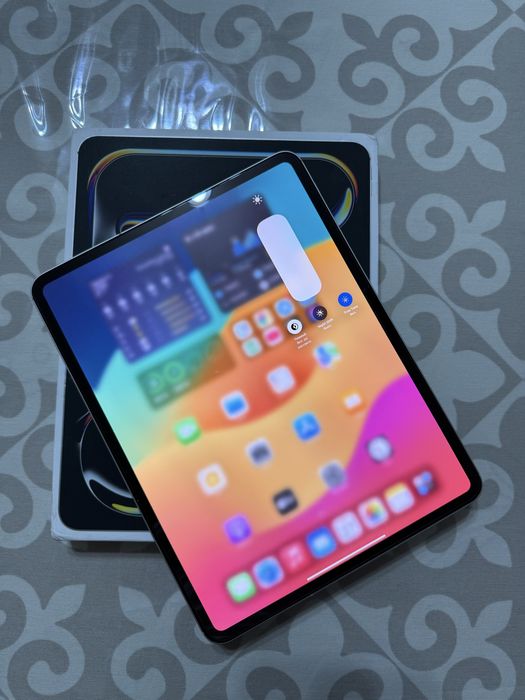 iPad Pro 13 M4 512GB cellular + Apple Pencil Pro + Logitech Combo