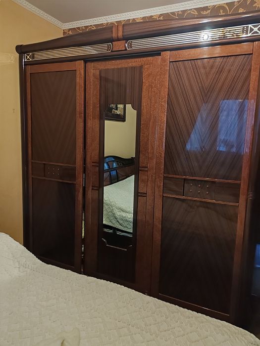 Продам спальный гарнитур