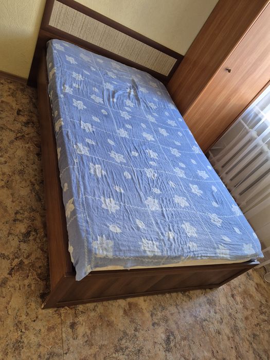 Кровать в норм состоянии