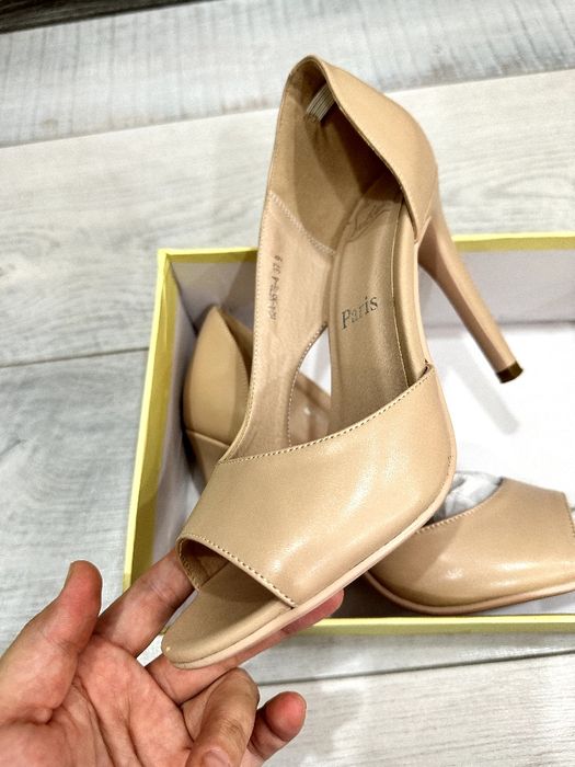 Туфли бежевого цвета из экокожи