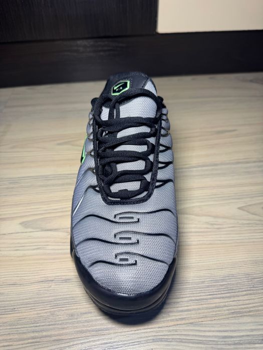 ЧИСТО НОВИ! Nike Air Max TN Black Silver Green Strike