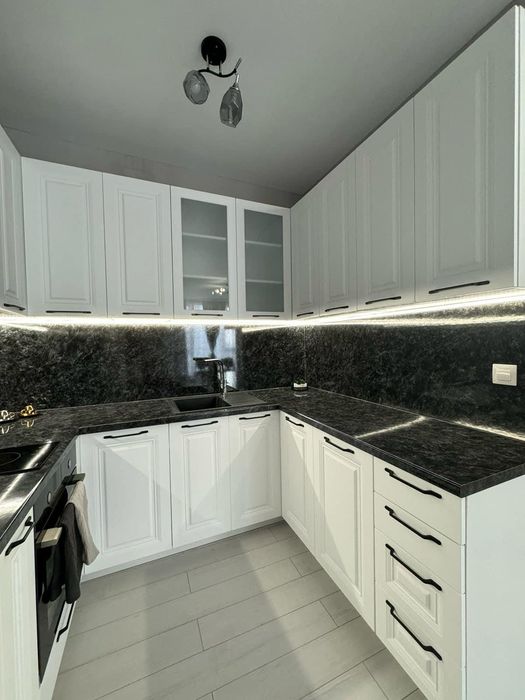 Дава се под наем Двустаен апартамент в Пловдив, Каменица 1 - 80 кв.м за 575 € - Снимка #1