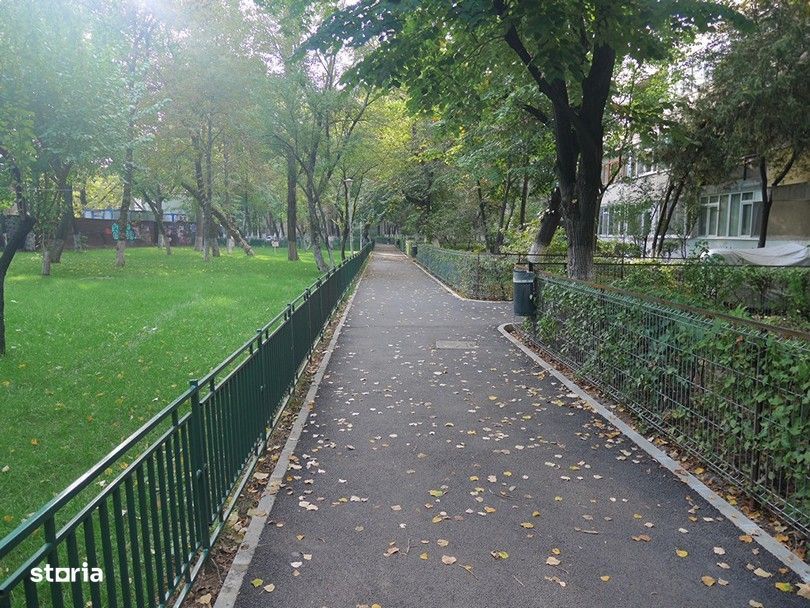 Garsonieră 38 mp Decomandată, Metrou Drumul Taberei Favorit lângă bloc