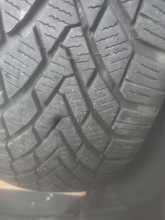 Зимни гуми Continental 185/65/15 2 бр за 25 лв