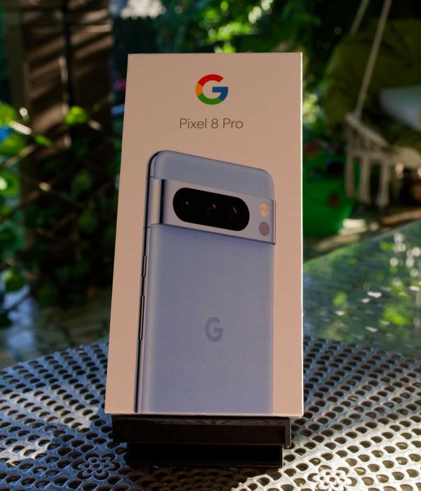 Google Pixel 8 Pro blue