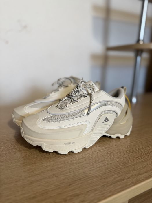 Продаю кросовки новые adidas