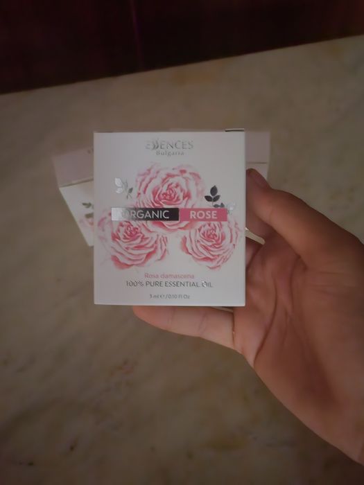 Essences Bulgaria - Био етерично масло Роза Дамасцена