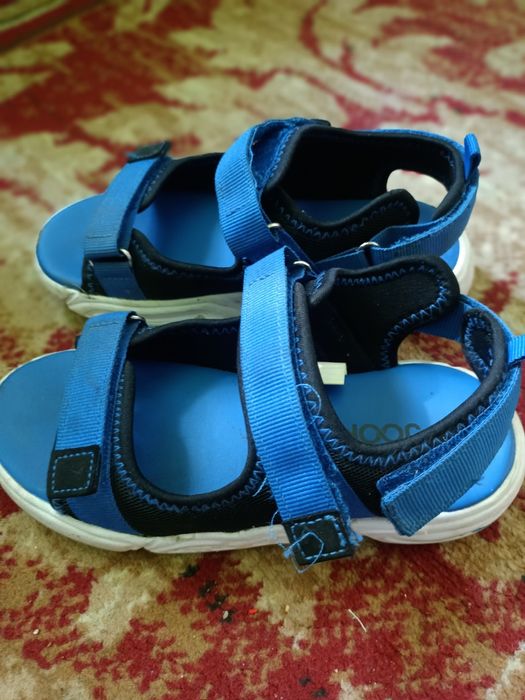 Продам сандали на мальчика