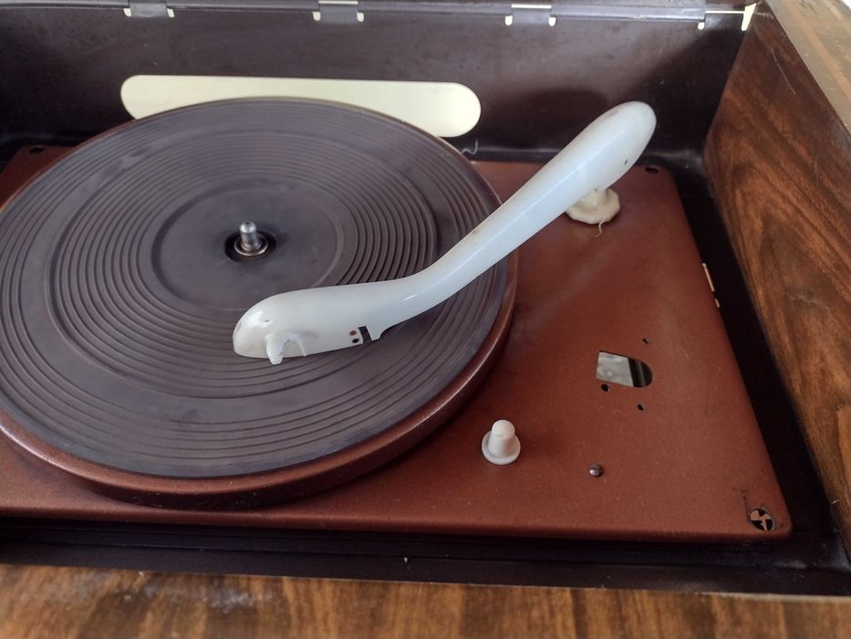 Радиола Харъков радио с грамофон