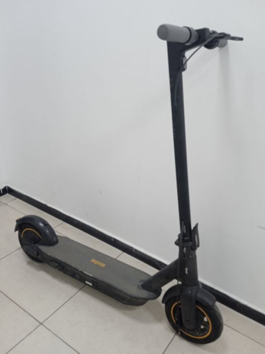 Продам электросамокат Ninebot g30p